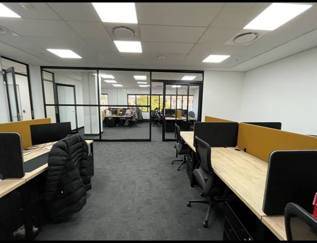 300.65M² OFFICE TO LET IN RIVONIA